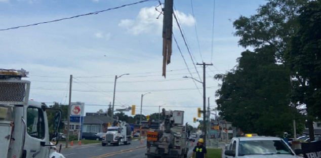 Ritson Road closed between Bond and William after vehicle hits